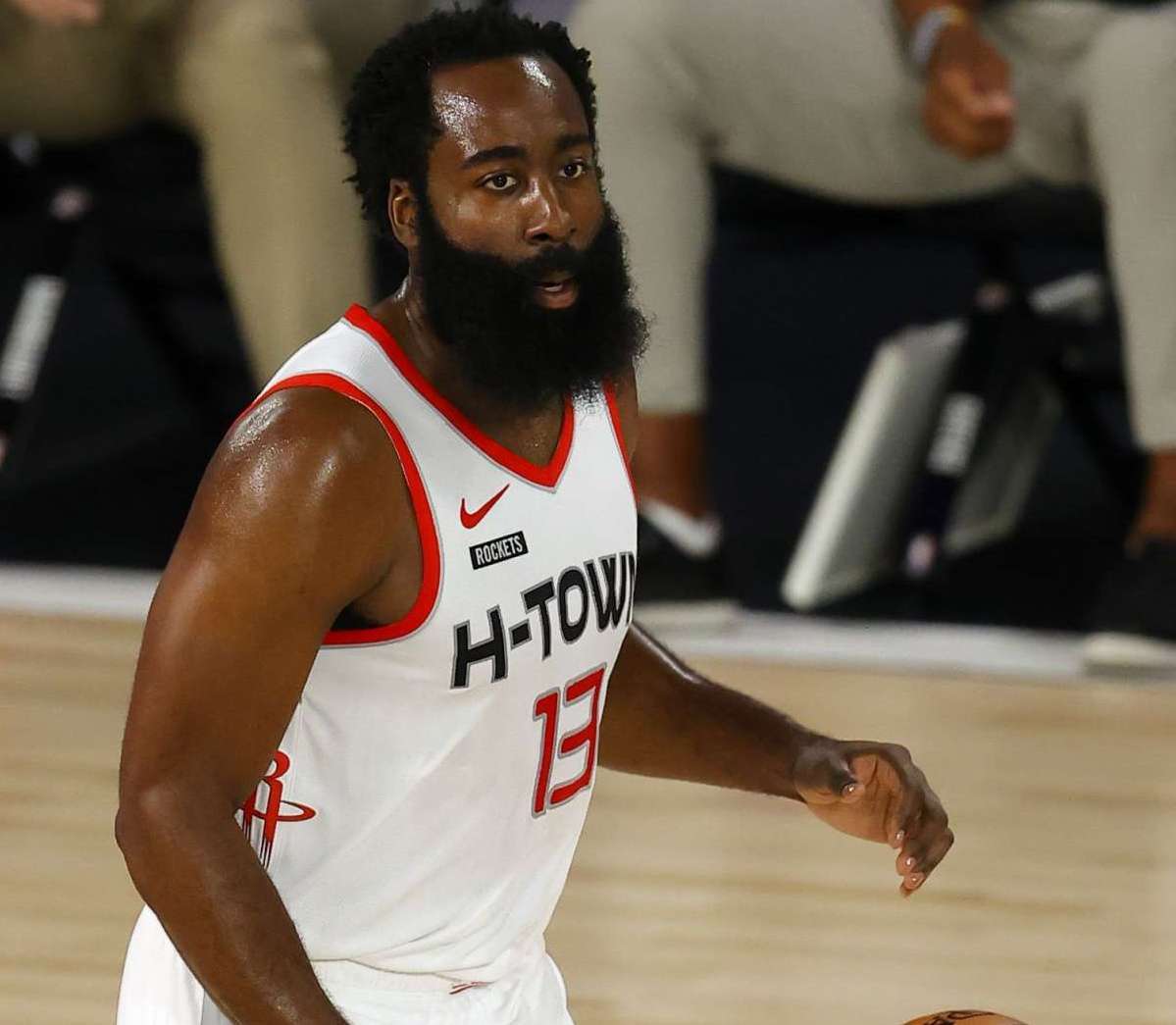 着对手的球 着对手的球